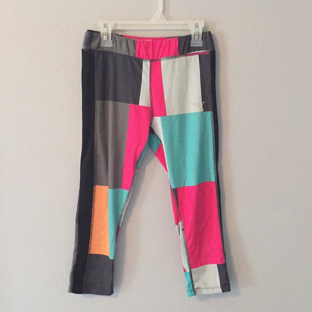 Girls multi-colored athletic capris L